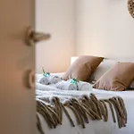 Luminous Near The Marina With Parking - 3br