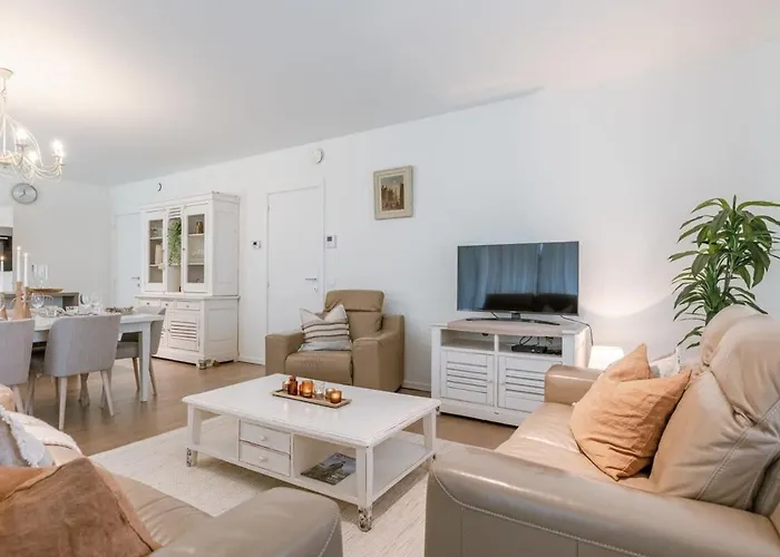 Luminous Near The Marina With Parking - 3br Appartement *