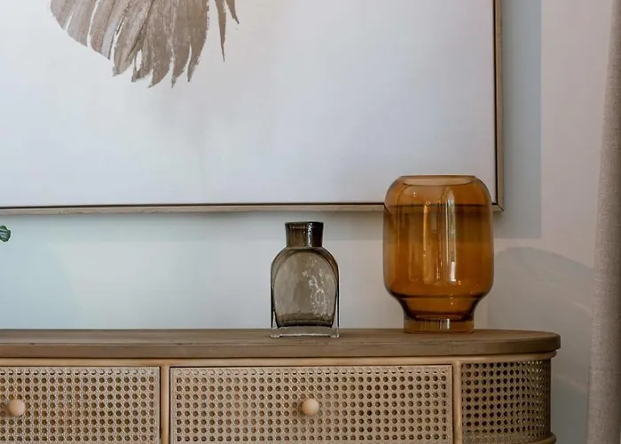 Luminous Near The Marina With Parking - 3br Appartement Oostende