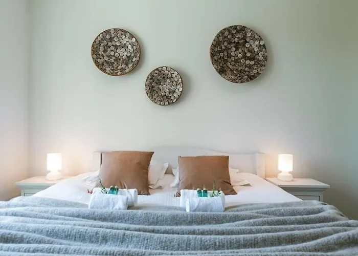 Luminous Near The Marina With Parking - 3br Appartement