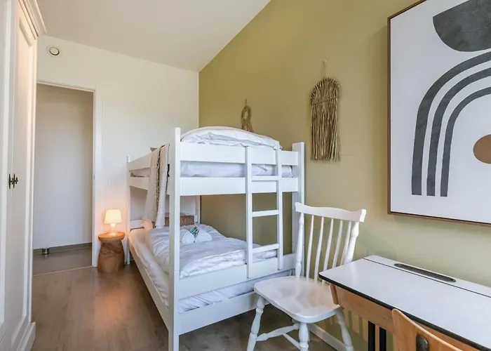 Luminous Near The Marina With Parking - 3br Appartement